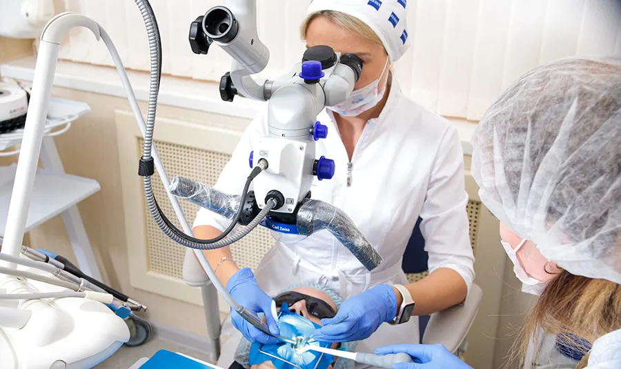 На фото Новые технологии при лечении зубов