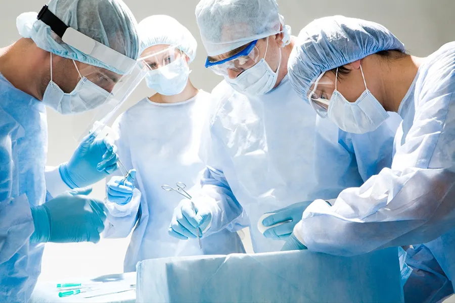 На фото Выбор хирурга в Днепре: критерии, рекомендации и отзывы пациентов